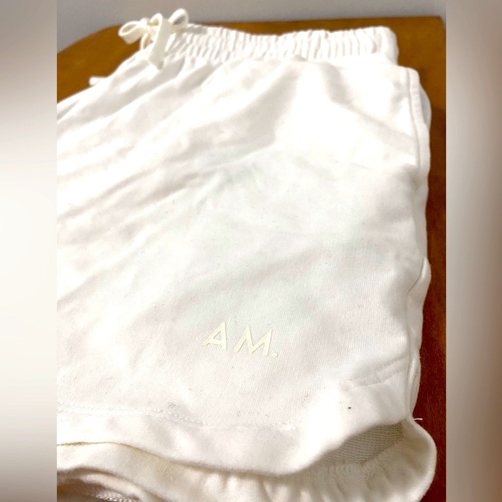 AM. x petit lem cotton shorts, white